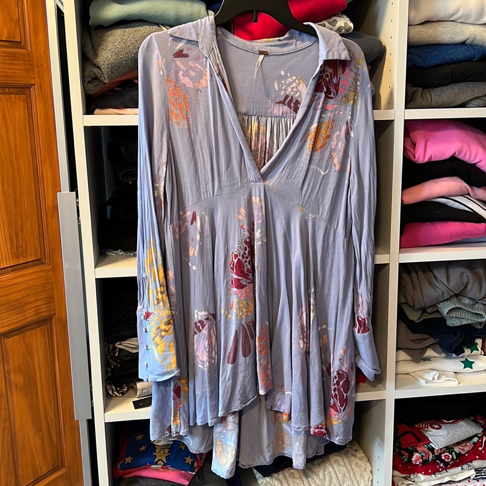 Free People blue floral high low v neck top